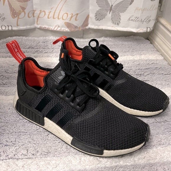 Adidas The 3 Stripes Men’s Runner Bkack Sneakers Size 10 - Picture 1 of 9